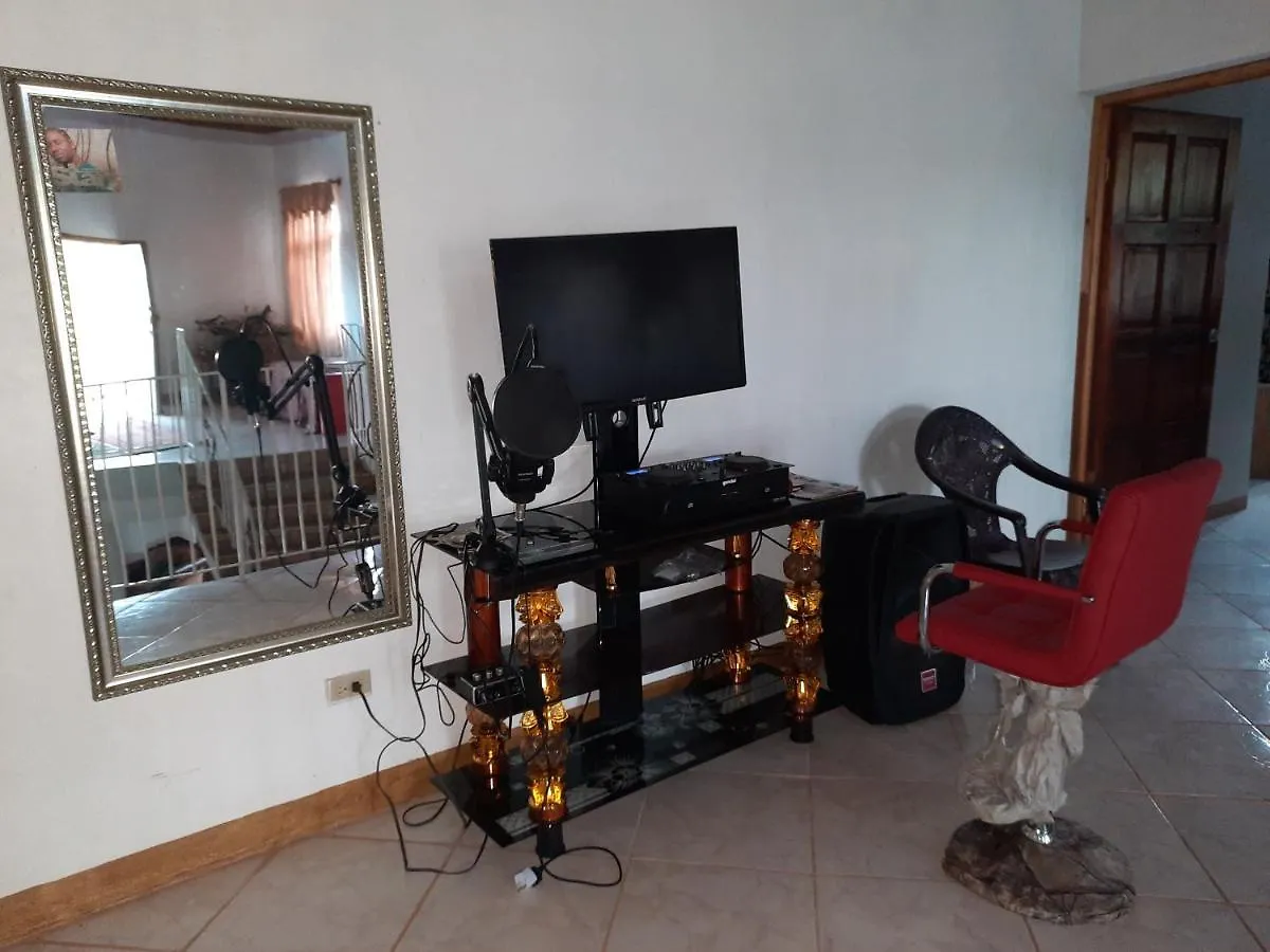 Burg Ann'S Villa Montego Bay