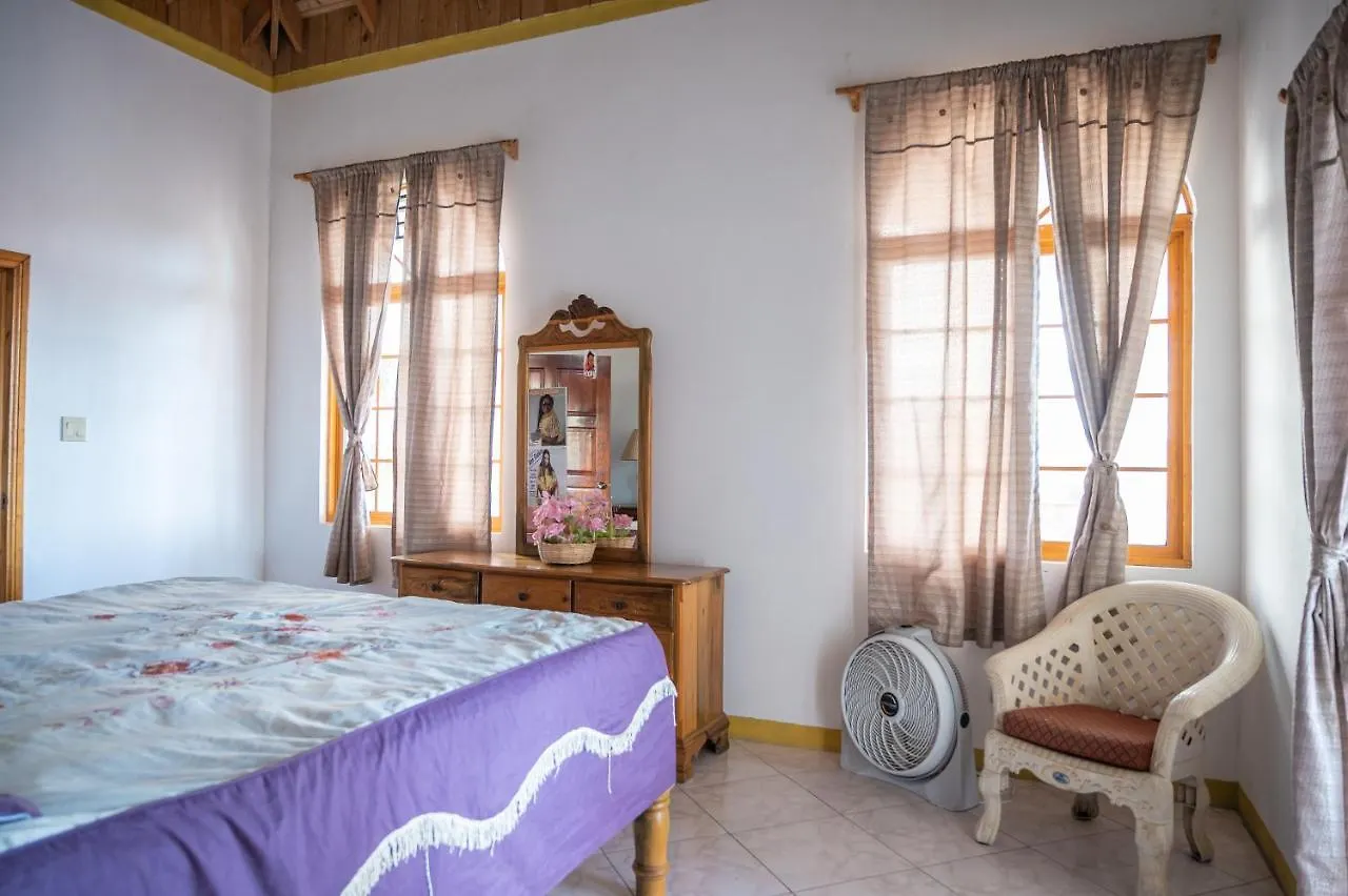 Burg Ann'S Villa Montego Bay Jamaica