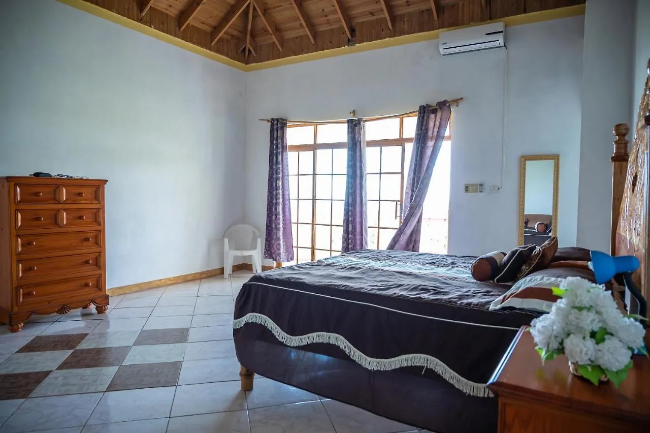 Guest house Burg Ann'S Villa Montego Bay Jamaica