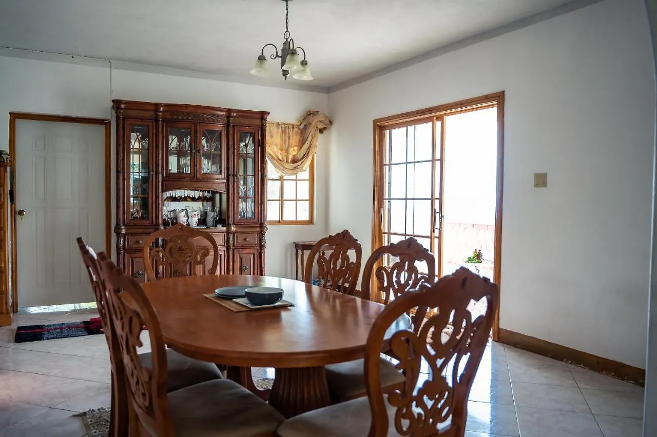 Guest house Burg Ann'S Villa Montego Bay Jamaica